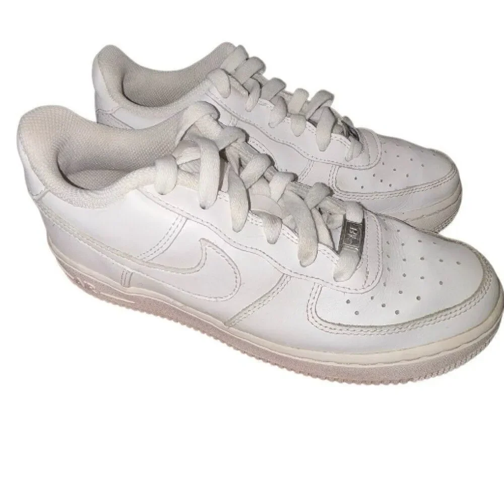 Nike Air Force 1 White Leather Solid Low Top Lace-Up Sneakers size 5.5Y
